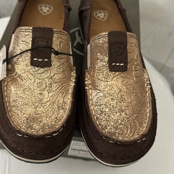 Ariat 6.5B Cruiser Loafers in Azteca Suede Metallic Copper Floral Slip-On Shoe - Picture 9 of 9